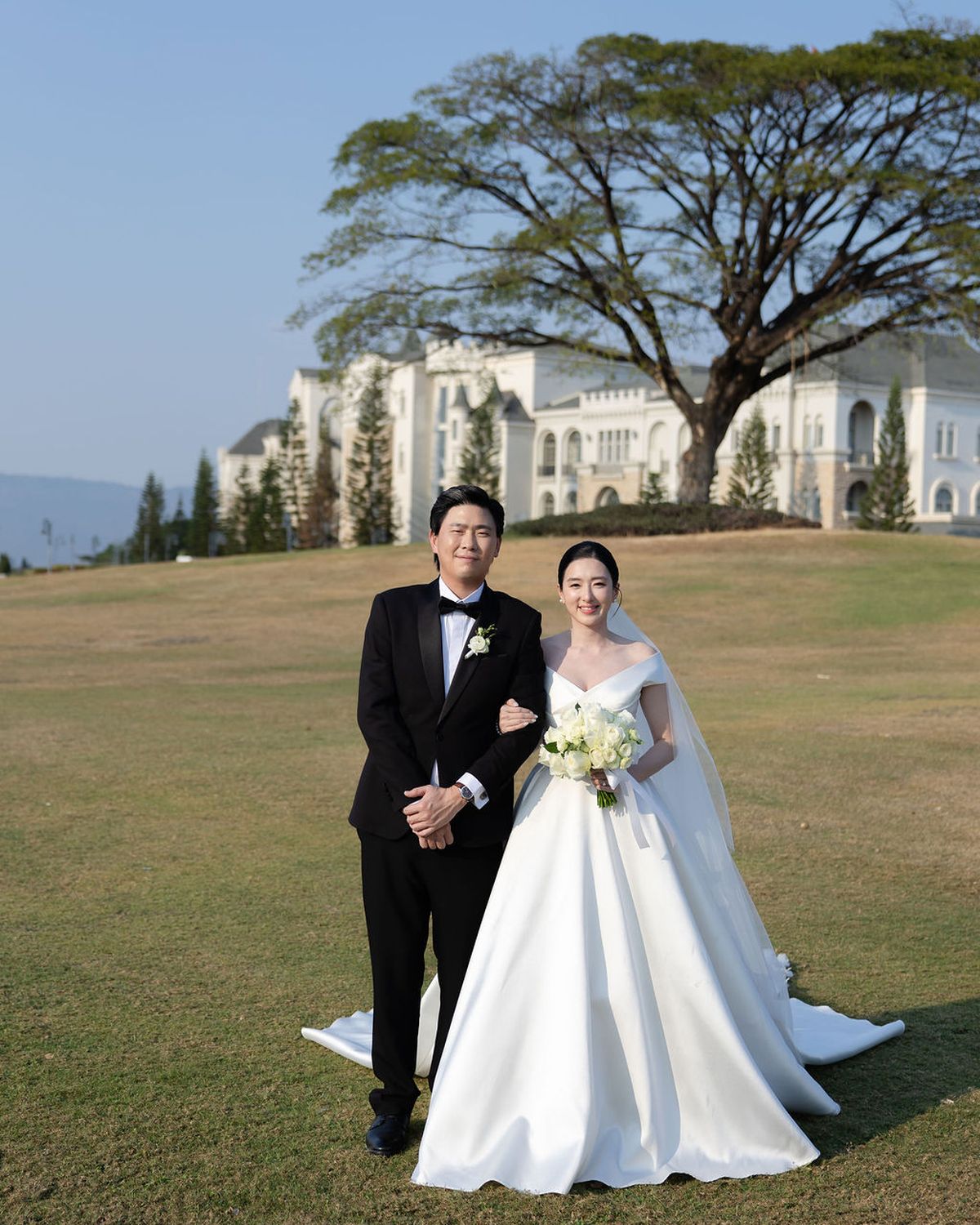 E and K on their wedding day